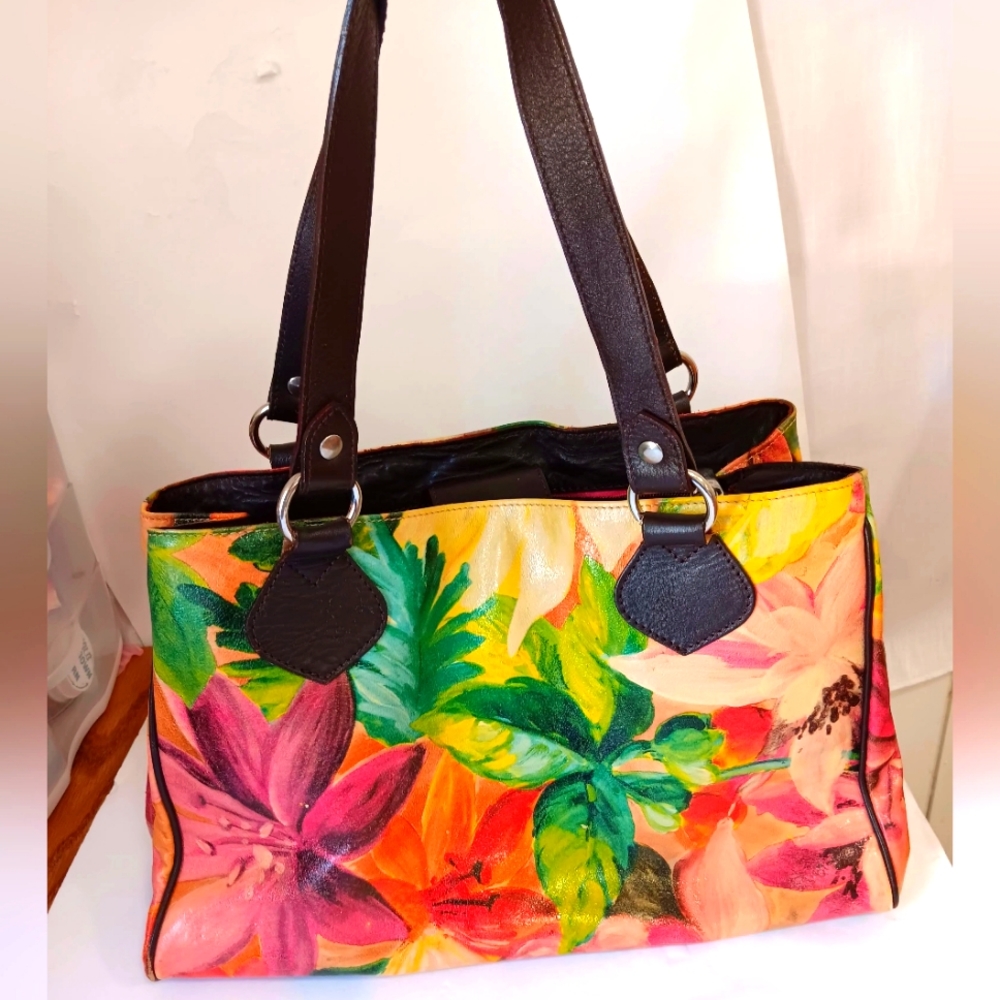 Maurizio Taiuti, shoulder bag, genuine leather, made in Italy.